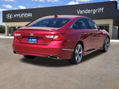 Used 2018 Honda Accord Touring image 4
