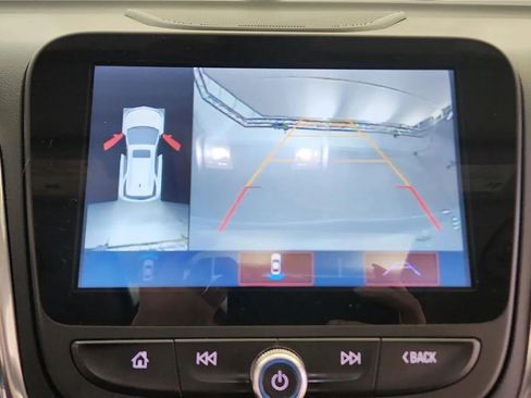 Used 2018 Chevrolet Equinox Premier image 30