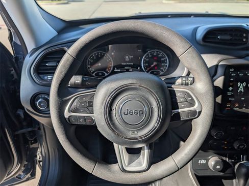 Used 2023 Jeep Renegade Latitude image 15