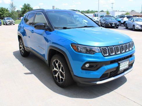 Certified 2025 Jeep Compass Limited AWD/4WD image 5