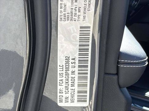 Certified 2023 Jeep Grand Cherokee L Laredo w/ Luxury Tech Group I AWD/4WD image 32