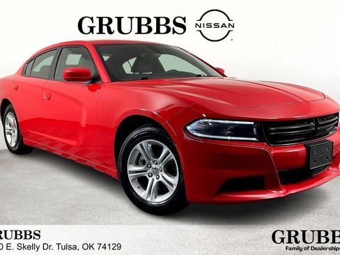 Used 2022 Dodge Charger SXT image 1