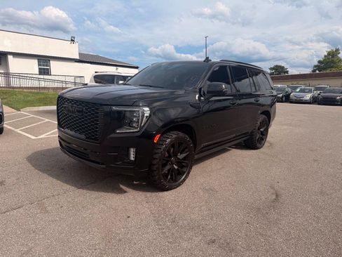 Used 2021 GMC Yukon Denali w/ Denali Ultimate Package AWD/4WD image 2