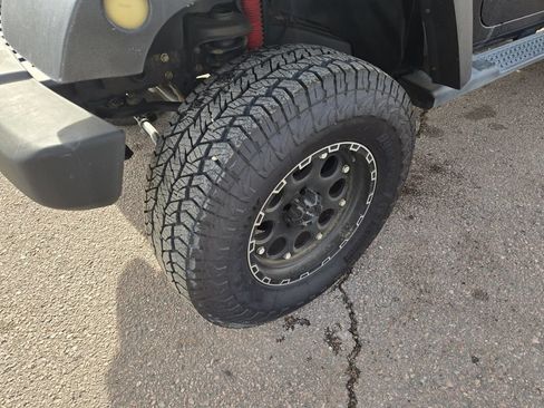 Used 2013 Jeep Wrangler Unlimited Sahara w/ Connectivity Group AWD/4WD image 4