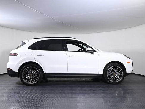 Certified 2023 Porsche Cayenne AWD/4WD image 8