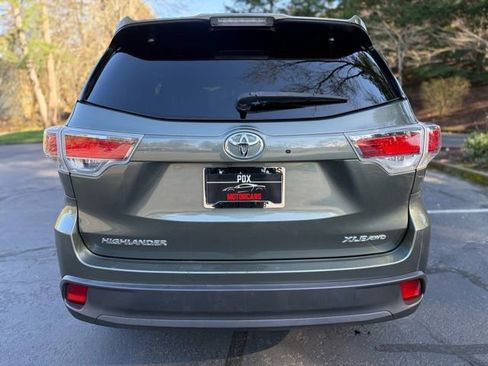 Used 2016 Toyota Highlander XLE image 5