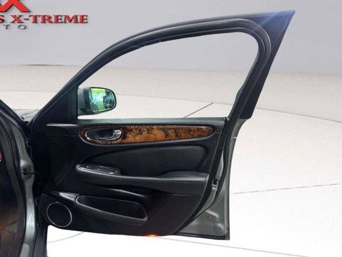 Used 2008 Jaguar XJ8 RWD image 38