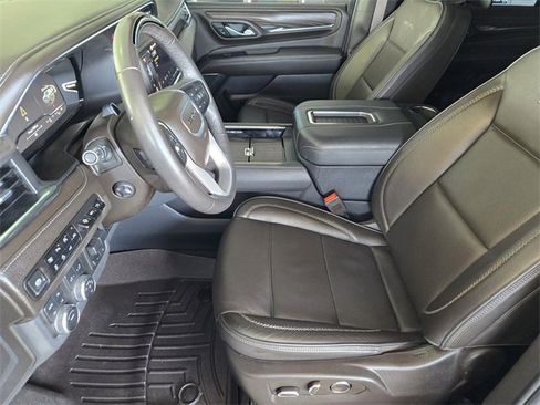 Used 2024 GMC Yukon XL Denali w/ Advanced Technology Package image 13