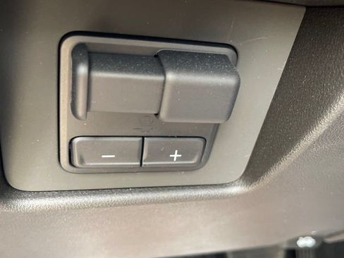 Used 2025 GMC Canyon AT4 w/ AT4 Premium Package AWD/4WD image 15