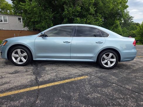 Used 2013 Volkswagen Passat TDI SE FWD image 3