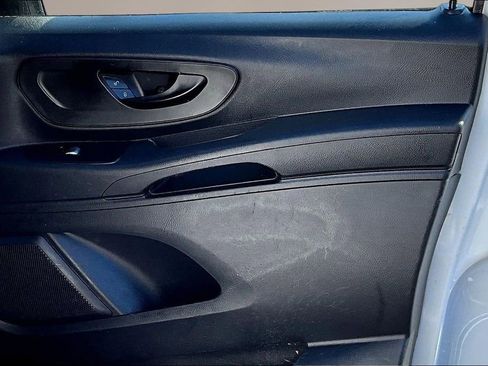 Used 2019 Mercedes-Benz Metris w/ Driver Comfort Package image 21