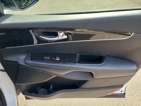 Used 2020 Kia Sorento LX image 10