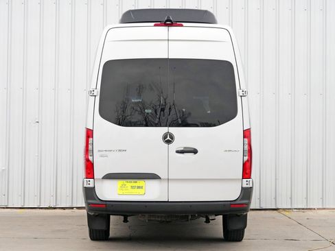 Used 2024 Mercedes-Benz Sprinter 2500 image 46