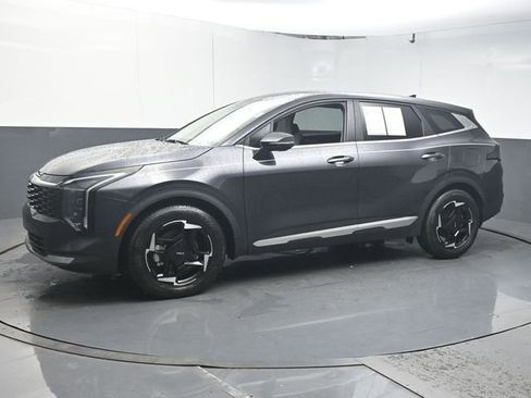Used 2026 Kia Sportage EX FWD image 4