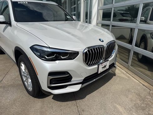 Used 2023 BMW X5 xDrive40i w/ Premium Package image 3