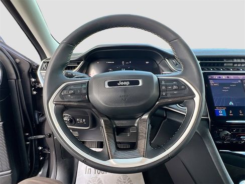 Used 2023 Jeep Grand Cherokee L Limited image 11