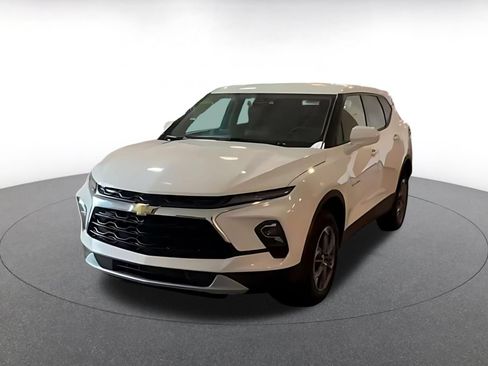 Used 2026 Chevrolet Blazer LT FWD image 8