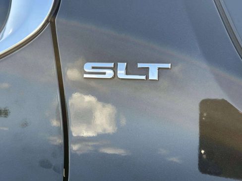 Used 2019 GMC Acadia SLT FWD image 42