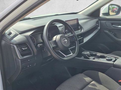 Used 2024 Nissan Rogue SV AWD/4WD image 10