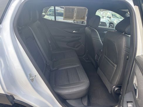 Used 2025 Buick Envista Preferred image 23