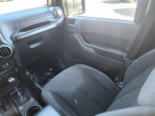 Used 2017 Jeep Wrangler Unlimited Sport AWD/4WD image 15