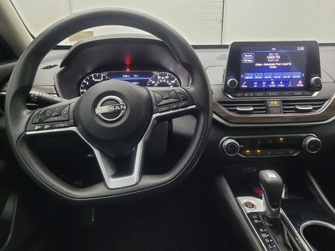 Used 2024 Nissan Altima 2.5 SV image 22