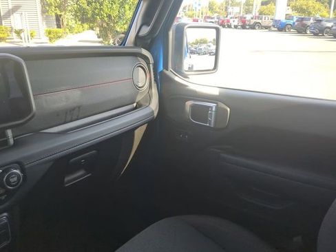 Used 2024 Jeep Gladiator Rubicon image 6