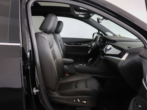 Used 2024 Cadillac XT6 Premium Luxury w/ Technology Package AWD/4WD image 17