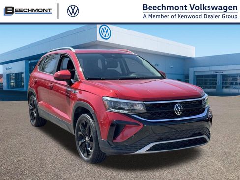 Used 2023 Volkswagen Taos SE w/ Panoramic Sunroof Package AWD/4WD image 1