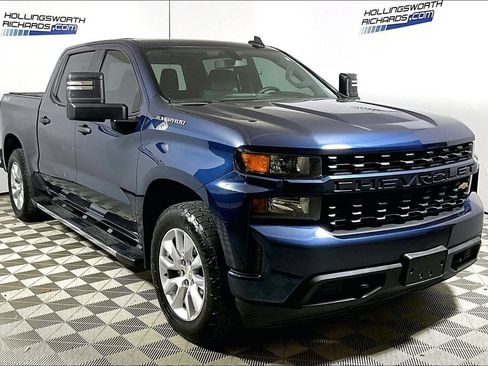 Used 2019 Chevrolet Silverado 1500 Custom w/ Custom Max Trailering Package AWD/4WD image 3