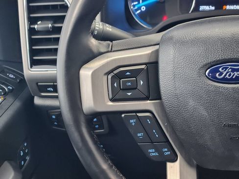 Used 2022 Ford F250 Platinum w/ FX4 Off-Road Package AWD/4WD image 28