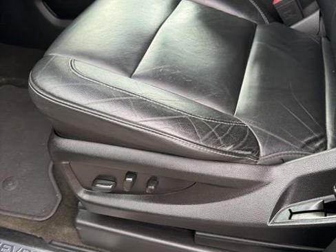 Used 2018 Chevrolet Suburban LT w/ Luxury Package image 20