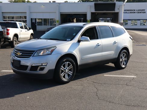 Used 2017 Chevrolet Traverse LT AWD/4WD image 5