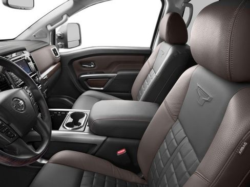 Used 2016 Nissan Titan Platinum Reserve AWD/4WD image 11