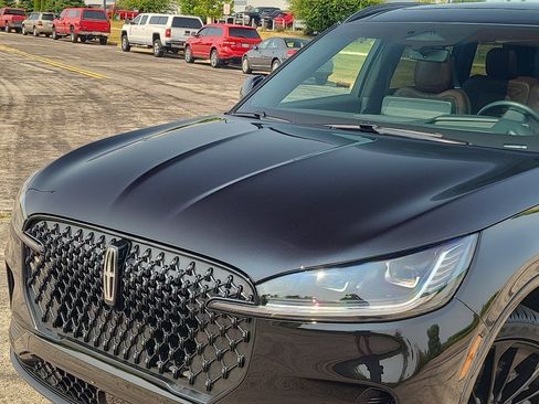Used 2025 Lincoln Aviator Reserve w/ Equipment Group 201A AWD/4WD image 8