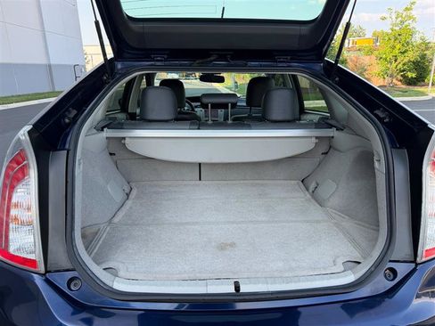 Used 2015 Toyota Prius Five w/ Advanced Technology Package FWD image 26