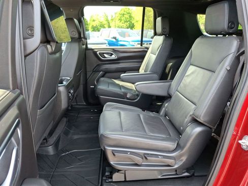 Certified 2022 Chevrolet Suburban Z71 w/ Z71 Off-Road Package AWD/4WD image 20
