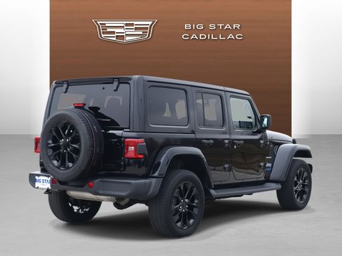 Used 2021 Jeep Wrangler Unlimited Sahara w/ Cold Weather Group image 5