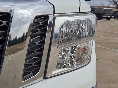Used 2017 Nissan Titan SV image 32