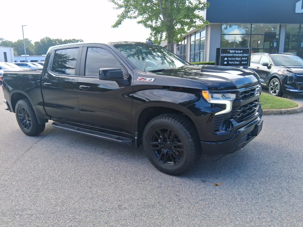 Used 2023 Chevrolet Silverado 1500 RST AWD/4WD image 7
