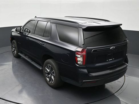 Used 2023 Chevrolet Tahoe Z71 w/ Luxury Package AWD/4WD image 15