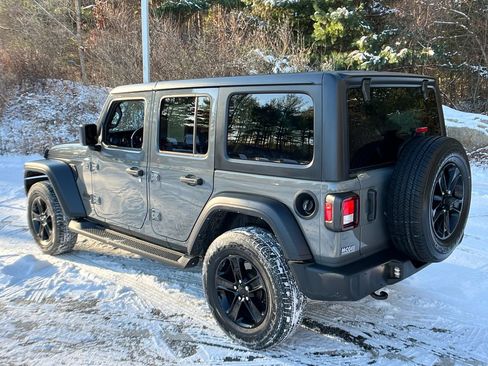 Used 2022 Jeep Wrangler Unlimited Sport image 3