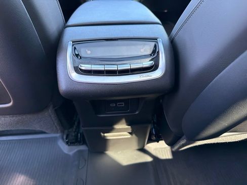 Used 2024 Cadillac XT6 Sport w/ Technology Package AWD/4WD image 19