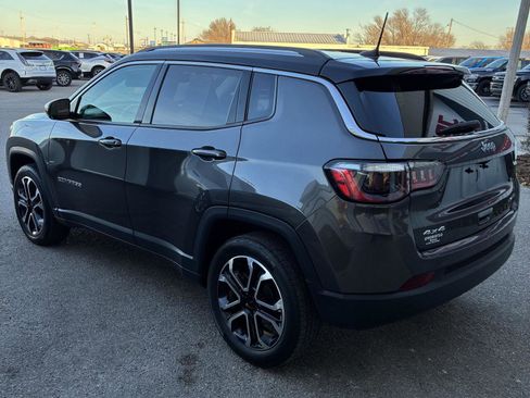 Used 2022 Jeep Compass Limited image 7