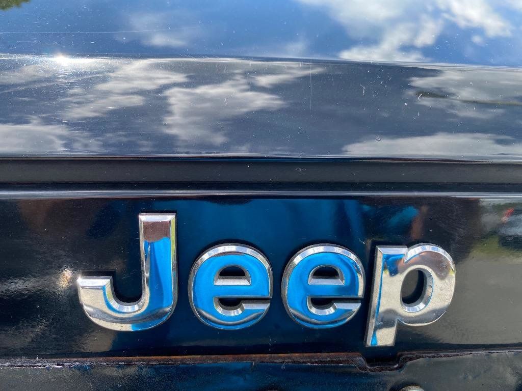 Used 2011 Jeep Wrangler Unlimited Sport w/ Connectivity Group AWD/4WD image 43