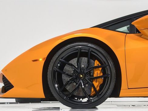 Used 2017 Lamborghini Huracan LP 610-4 AWD/4WD image 7