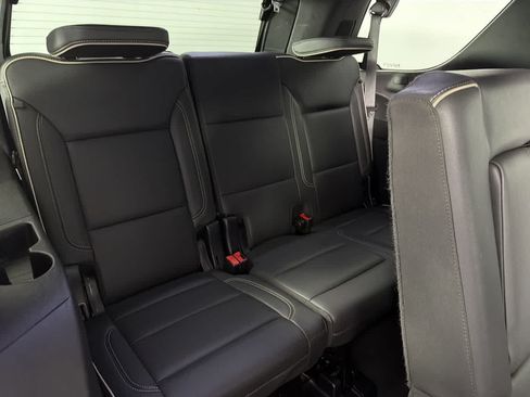 Used 2024 GMC Yukon SLT RWD image 22