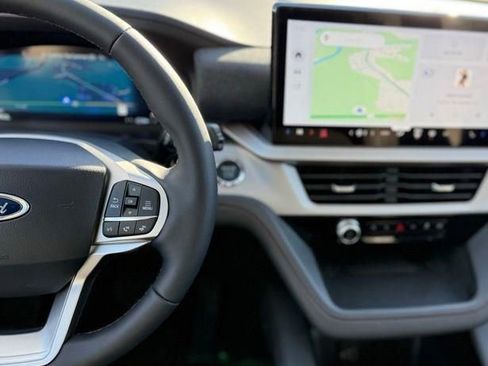 New 2026 Ford Explorer Active w/ Active Comfort Package image 18