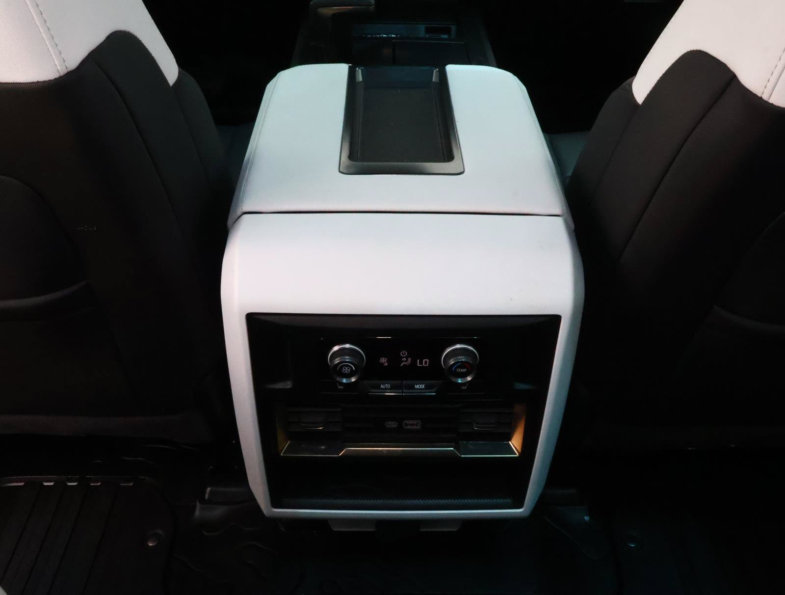 Used 2024 GMC Hummer EV 2X AWD/4WD image 13