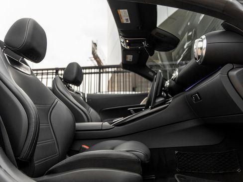 Used 2024 Mercedes-Benz SL 63 AMG 4MATIC image 35
